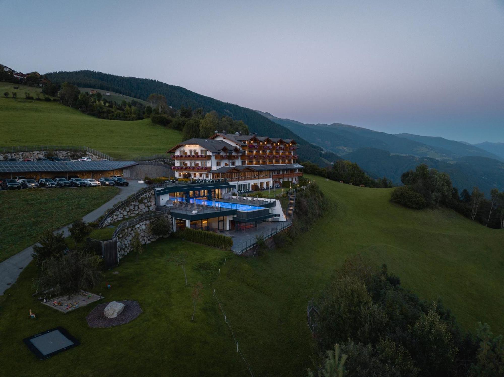 Panoramahotel Huberhof Maranza Kültér fotó